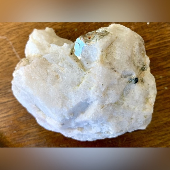 Quartz Rock with Muscovite 5oz - Picture 5 of 8